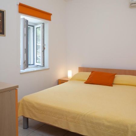 Apartment Bura 1 Makarska Eksteriør bilde